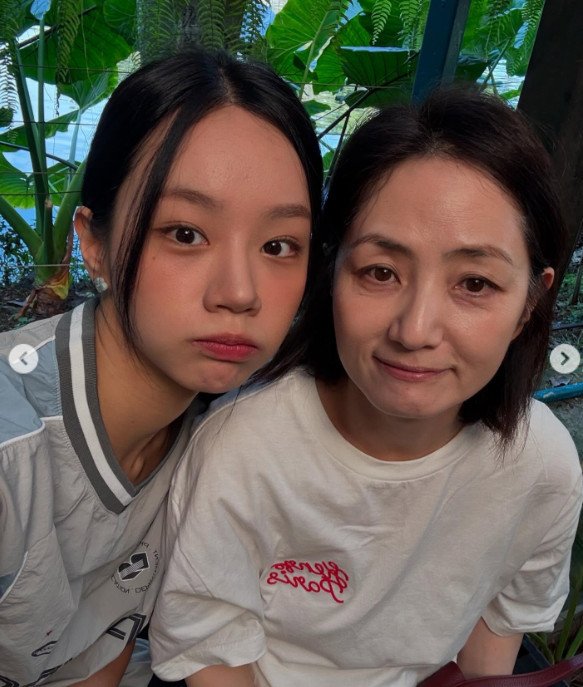 혜리, 엄마 똑닮아 예뻤네…미모의 母 공개 [N샷]