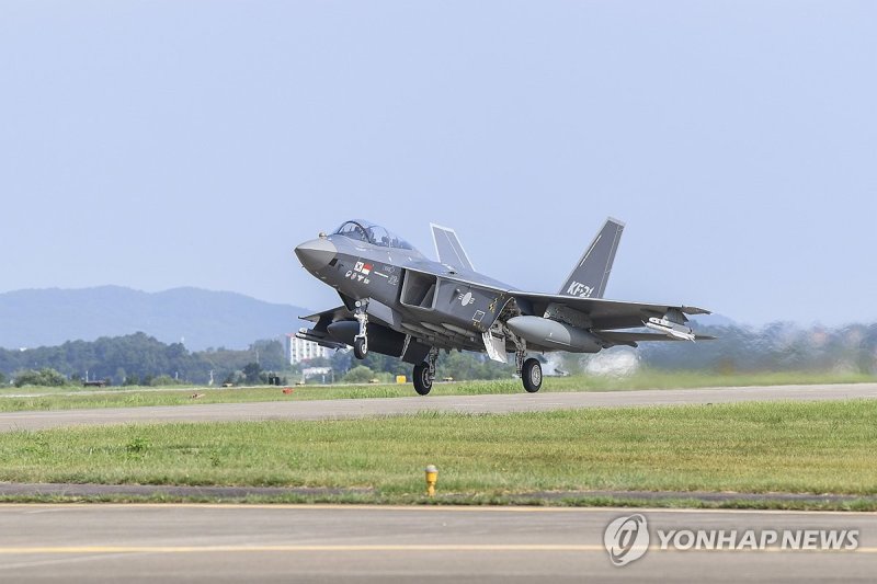 KF-21 시험비행 (출처=연합뉴스)