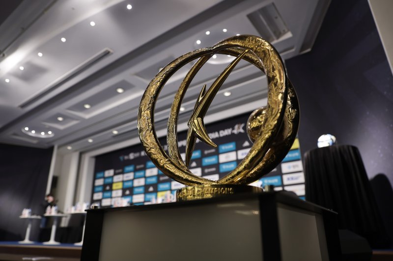 [서울=뉴시스] 프로축구 K리그 트로피. (사진=한국프로축구연맹 제공) *재판매 및 DB 금지