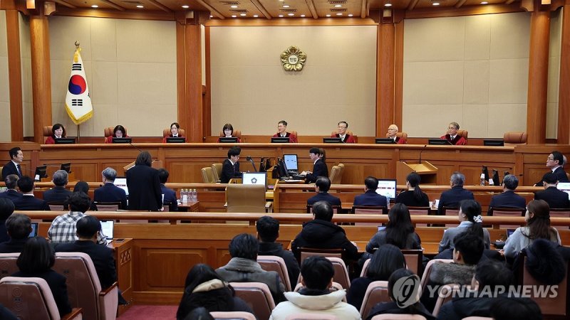 심판정에 앉은 헌법재판관들 (출처=연합뉴스)