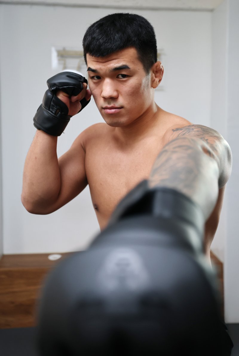UFC 진출 22호 한국인 파이터 고석현 선수가 22일 오후 서울 강남구 하바스 mma에서 뉴스1과 인터뷰에 앞서 포즈를 취하고 있다. 2025.1.22/뉴스1 ⓒ News1 임세영 기자