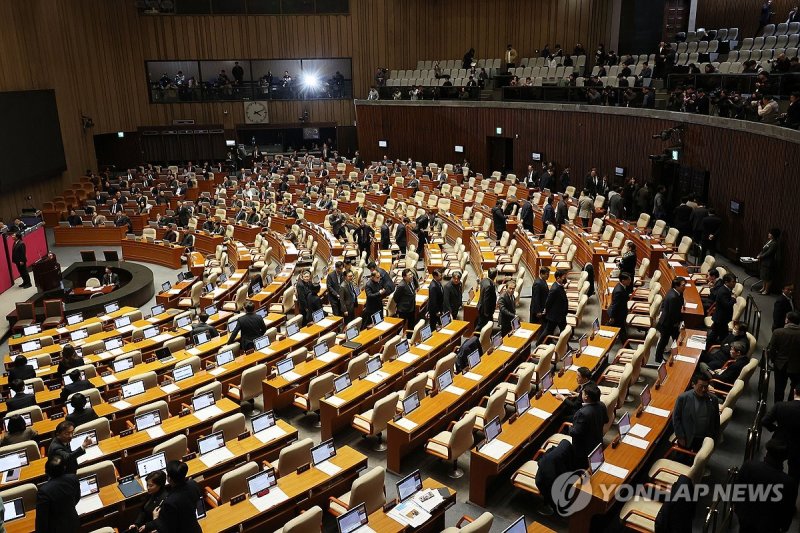 여야, 임시국회 '중원 쟁탈전'…AI·반도체부터 추경·연금까지