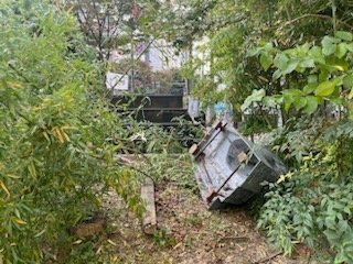 2023년 10월14일 오전 5시47분쯤 광주 남구 양림동 정율성거리에 있는 정율성 흉상이 재차 훼손돼 흉상 상단부와 기단이 분리돼 있다. (광주 남구 제공) 2023.10.14/뉴스1 ⓒ News1 이승현 기자