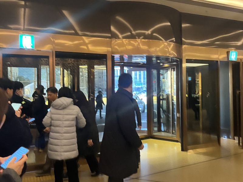 SK 최태원 회장-오픈AI 샘올트먼 AI 협력 논의…SK하이닉스 곽노정 함께 참석