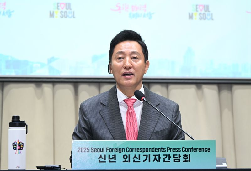 오세훈, 외신에 "한국 매우 회복력 강해…혼란 수습되고 있어"