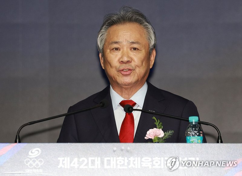 이기흥 전 대한체육회장, 자격정지 4년 징계... "재심 신청할 것"