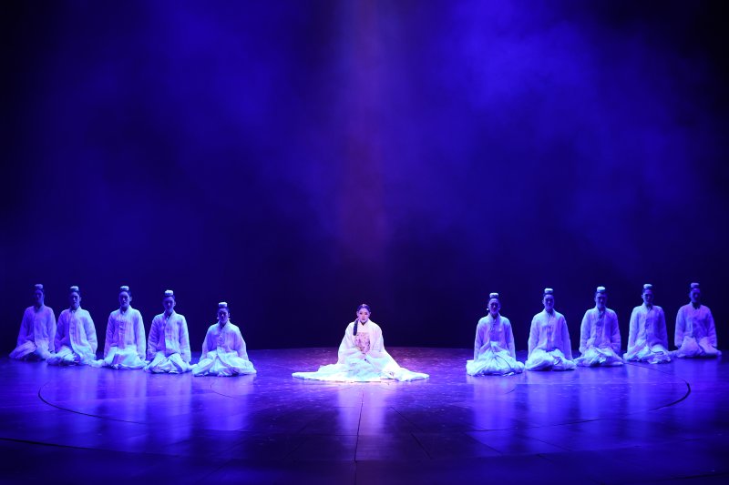 '명성황후' 30년, 윤호진 예술감독 "돈도 권력도 아닌 돈키호테 정신과 꿈"