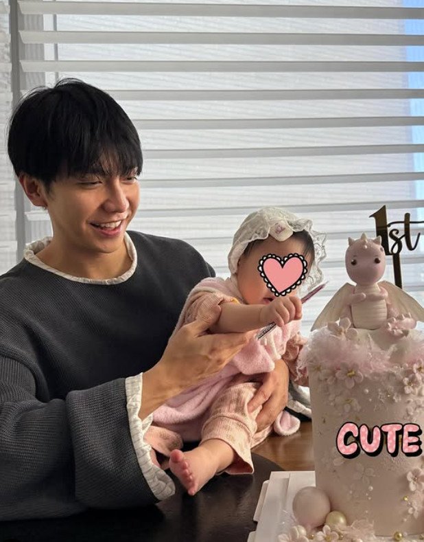 이승기, 첫 돌 맞은 딸 안고 함박 웃음…이다인 "나의 작은 천사"