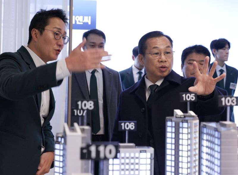 포스코이앤씨 정희민 사장 '성남 은행주공' 방문...수주 진두지휘