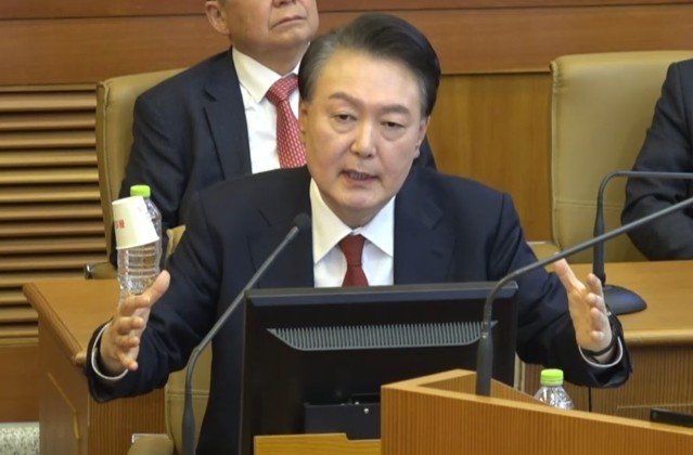 윤석열 대통령이 6일 서울 종로구 헌법재판소에서 열린 탄핵 심판 6차 변론기일에서 발언하고 있다. 사진=헌법재판소