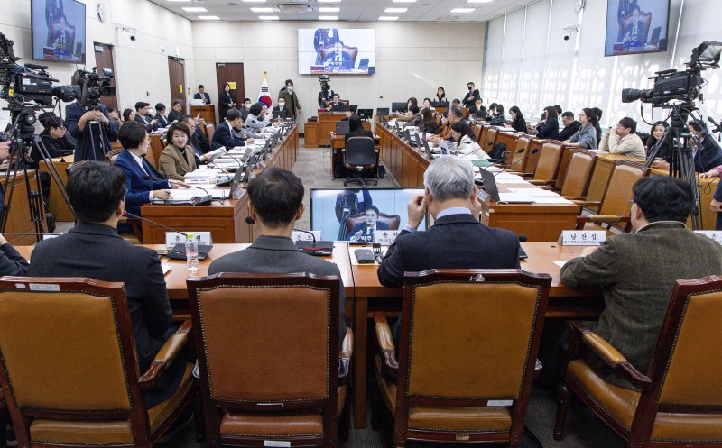 23일 오전 서울 여의도 국회에서 열린 제421회 국회(임시회) 보건복지위원회 제1차 전체회의에서 국민연금법 개정안에 대한 공청회가 진행되고 있다. 2025.1.23/뉴스1 ⓒ News1 이재명 기자