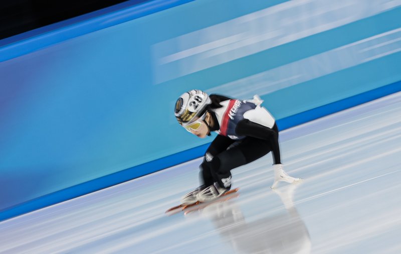 7일(현지시간) 중국 헤이룽장성 하얼빈 빙상훈련센터 다목적홀에서 열린 하얼빈 동계아시안게임 쇼트트랙 여자 500ｍ 예선에서 김길리가 역주하고 있다. 2025.2.7/뉴스1 ⓒ News1 이승배 기자