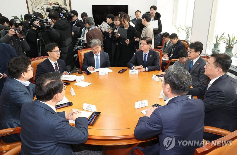 국정협의체 실무협의 (출처=연합뉴스)