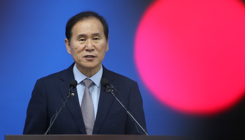 김동섭 한국석유공사 사장이 19일 세종시 정부세종청사 산업통상자원부에서 동해 심해 석유·가스전 개발 관련 해외 기업 투자 유치 진행 현황 브리핑을 하고 있다.2024.6.19/뉴스1 ⓒ News1 김기남 기자