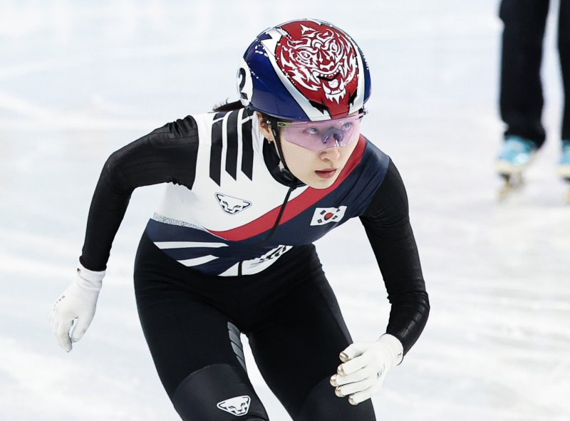 7일(현지시간) 중국 헤이룽장성 하얼빈 빙상훈련센터 다목적홀에서 열린 하얼빈 동계아시안게임 쇼트트랙 여자 500ｍ 예선에서 최민정이 역주하고 있다. 2025.2.7/뉴스1 ⓒ News1 이승배 기자