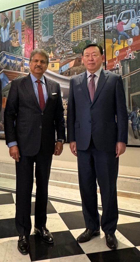 신동빈 롯데 회장(오른쪽)과 아난드 마힌드라 마힌드라그룹 회장 (사진=롯데 제공) *재판매 및 DB 금지