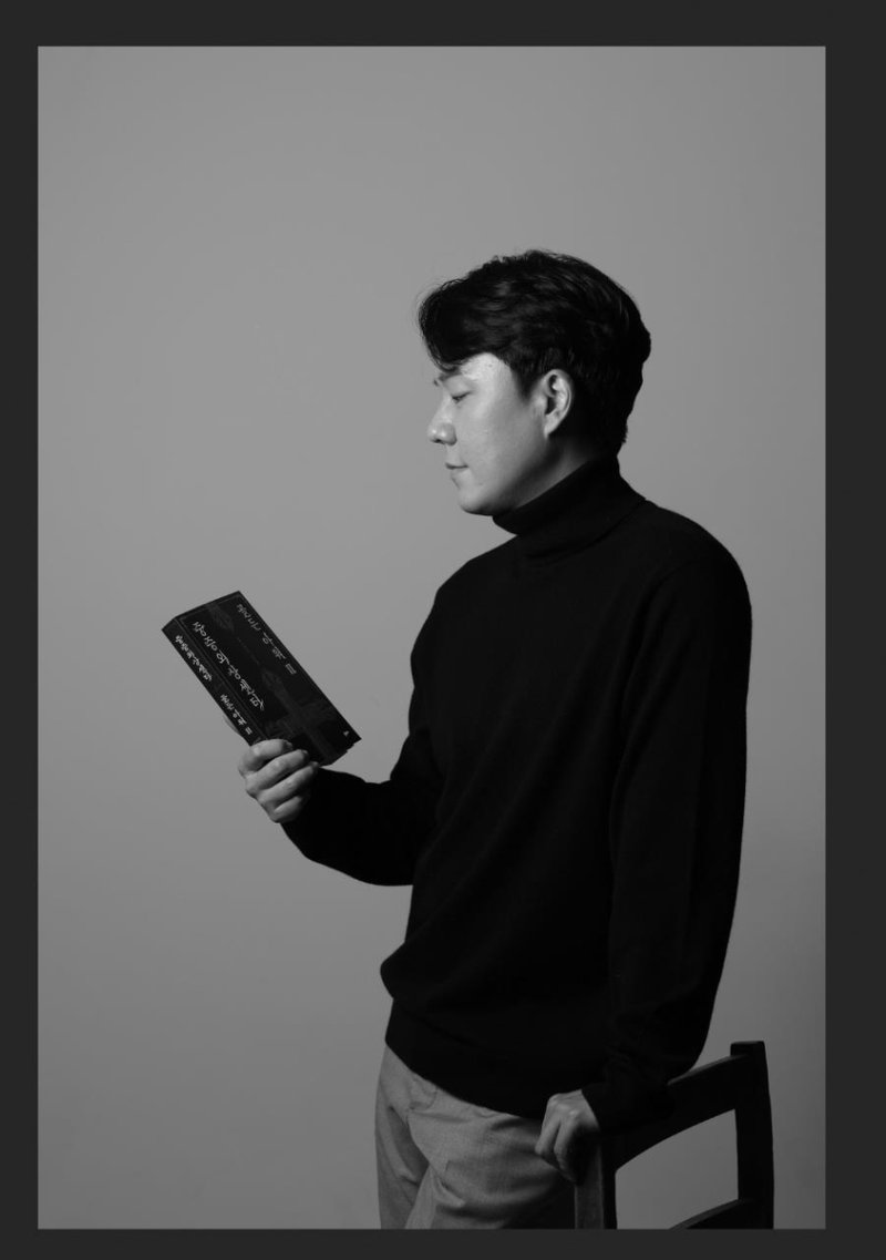 웹소설 '중증외상센터' 쓴 의사 출신 작가 한산이가(본명 이낙준) (출처=연합뉴스)