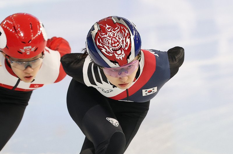 [속보] 쇼트트랙 여자 1000m 최민정 금메달, 김길리 은메달... 최민정은 AG 신기록