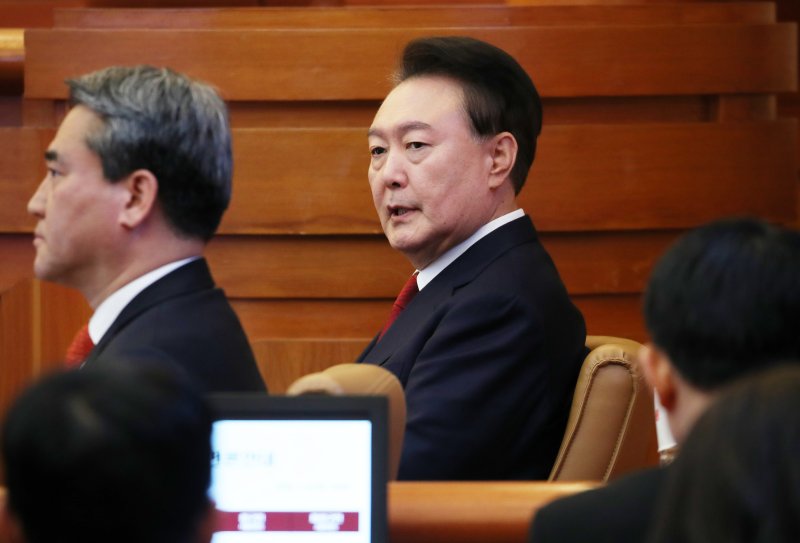 윤석열 대통령이 6일 서울 종로구 헌법재판소 대심판정에서 열린 탄핵심판 6차 변론기일에 출석해 있다. 2025.2.6/뉴스1 ⓒ News1 사진공동취재단