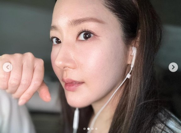 박민영, 초근접 셀카에도 우월한 '깐달걀' 피부 [N샷]