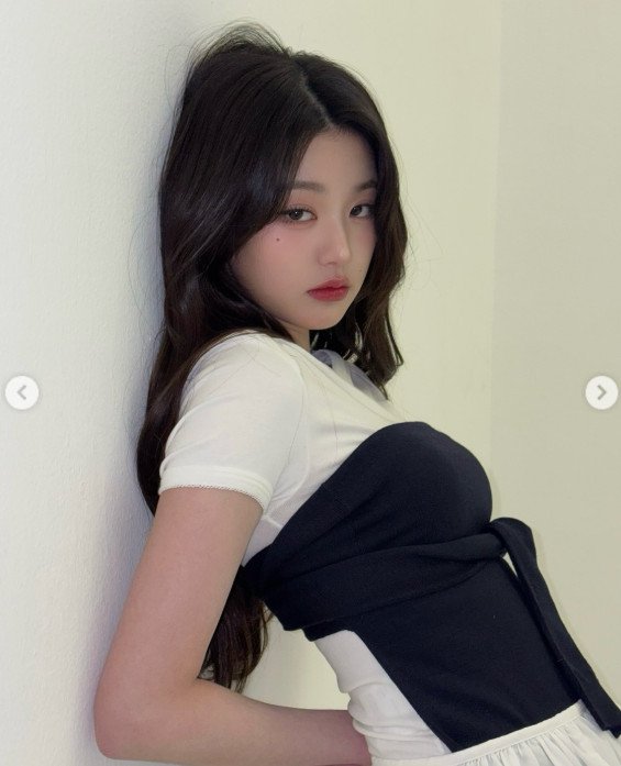 장원영, 뇌쇄적 눈빛에 반전 볼륨감까지 [N샷]