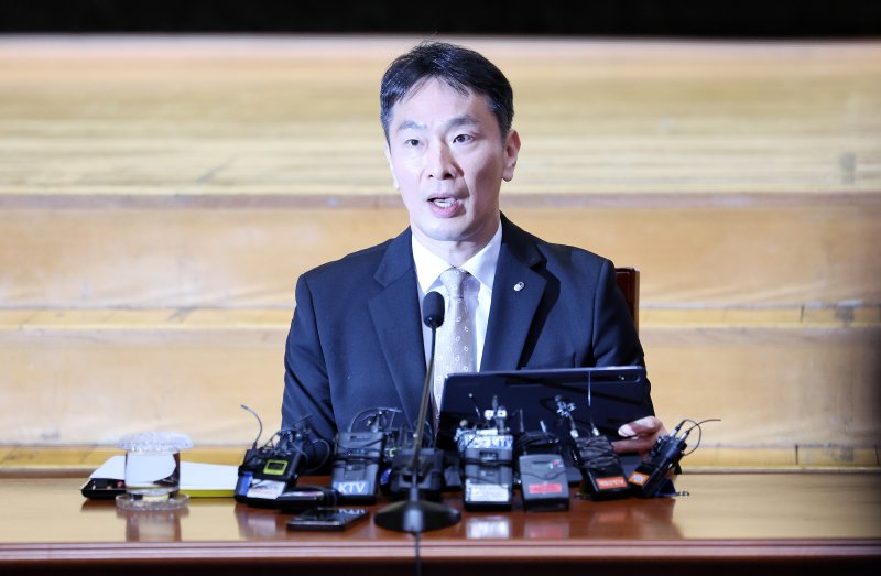 이복현 금융감독원장이 10일 오전 서울 영등포구 금감원에서 열린 2025년도 금융감독원 업무계획 기자간담회에 참석해 모두 발언하고 있다. 2025.2.10/뉴스1 ⓒ News1 이동해 기자