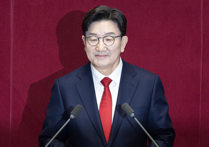 (서울=뉴스1) 이재명 기자 = 권성동 국민의힘 원내대표가 11일 오전 서울 여의도 국회 본회의장에서 '다시 한번 힘차게 전진하는 대한민국을 만들겠다'는 주제로 제422회 국회(임시회) 교섭단체 대표연설을 하고 있다. 2025.2.11/뉴스1 /사진=뉴스1화상