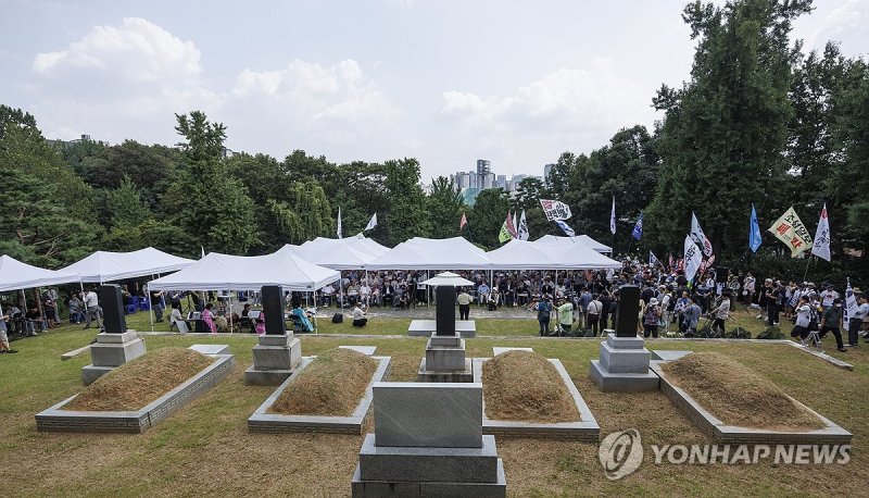 항일독립선열 선양단체 연합 효창공원에서 광복절 별도로 기념식 개최 (출처=연합뉴스)
