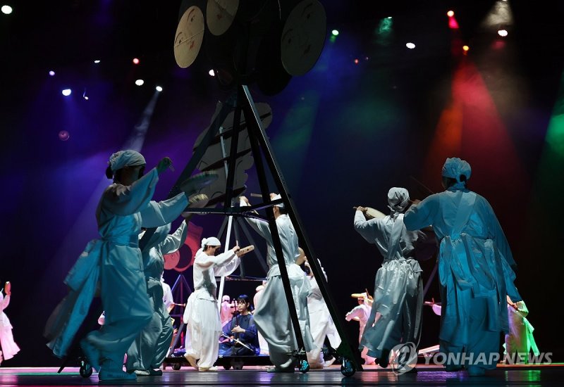 전주세계소리축제 '잡색X' 3막, 마을굿 (출처=연합뉴스)