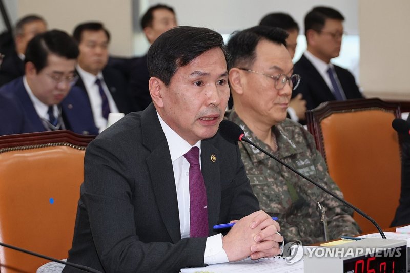 답변하는 김선호 국방부 장관 직무대행 (출처=연합뉴스)