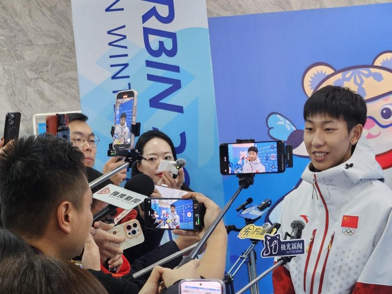 중국 선수들을 취재하는 중국 기자들ⓒ News1 안영준 기자