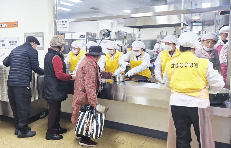 갑을장유병원 주부대학, 지역 봉사활동 개시