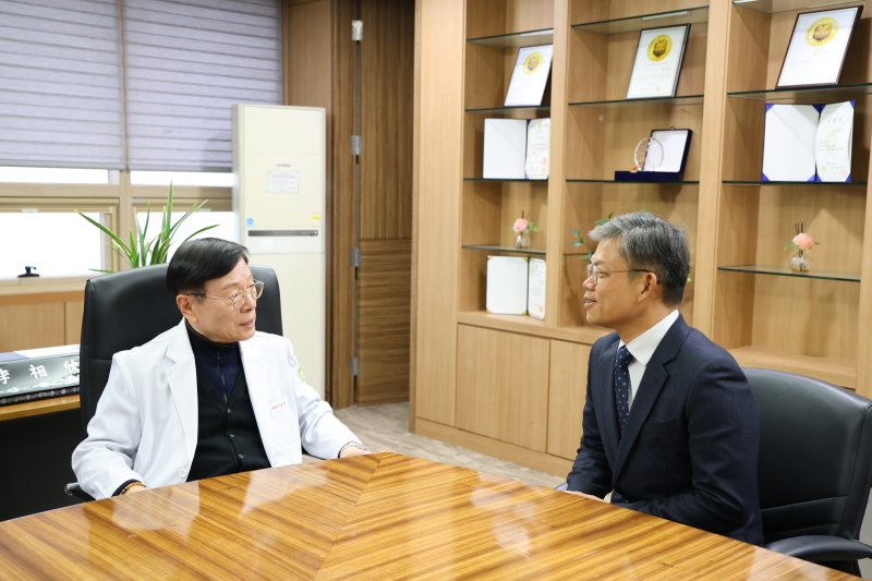 [대구=뉴시스] 대구경북지방병무청은 12일 달서구에 있는 대구보훈병원을 찾아 사회복무요원을 격려했다. (사진=대구경북지방병무청 제공) 2025.02.12. photo@newsis.com *재판매 및 DB 금지
