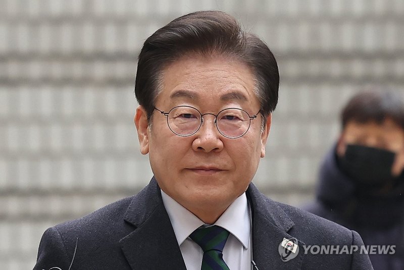 법원 향하는 이재명 대표 (출처=연합뉴스)
