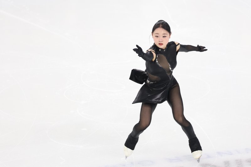 피겨 김채연이 12일 중국 헤이룽장성 하얼빈 빙상훈련센터 다목적홀에서 열린 하얼빈 동계아시안게임 피겨 여자 싱글 쇼트에서 연기를 펼치고 있다. 2025.2.12/뉴스1 ⓒ News1 이승배 기자