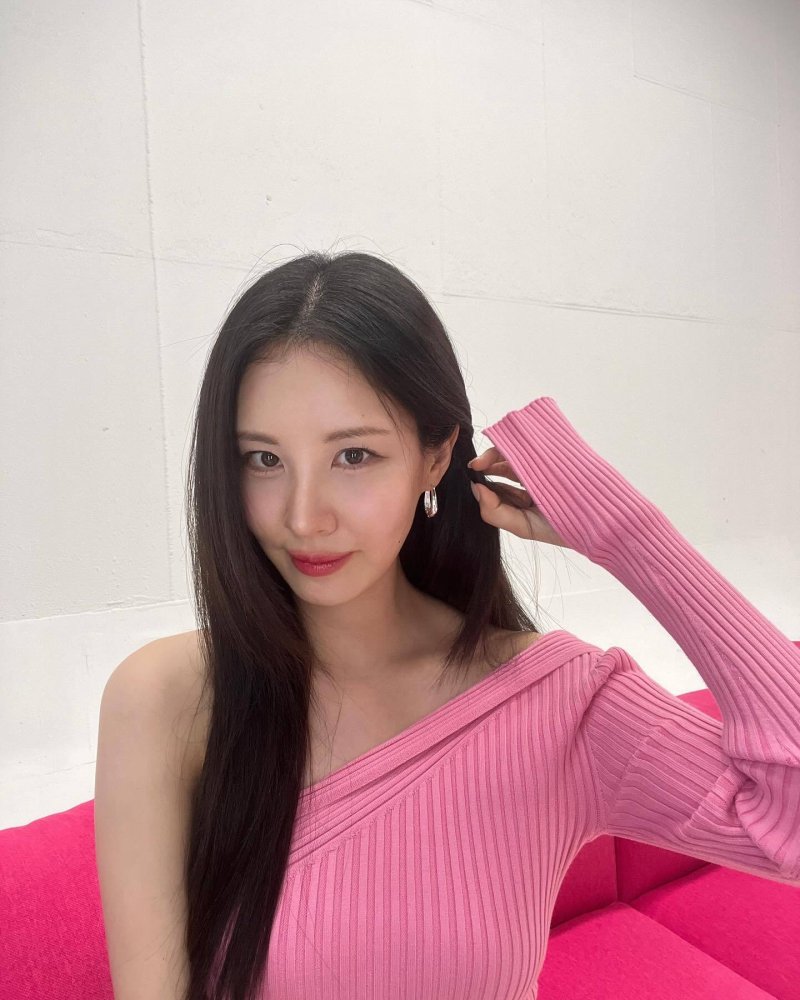 소시 서현, 어깨 드러내고 환한 미소…독보적 비주얼 [N샷]