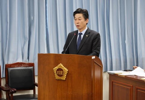 이철 전남도의회 부의장이 조례안 제안설명을 하고 있다.(전남도의회 제공)/뉴스1