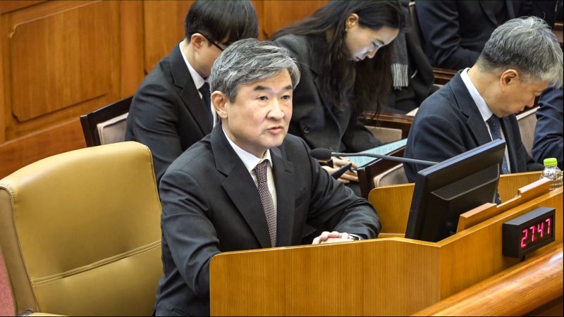 [서울=뉴시스] 김근수 기자 = 조태용 국가정보원장이 13일 서울 종로구 헌법재판소에서 열린 윤석열 대통령 탄핵 심판 8차 변론에 증인으로 출석해 답변하고 있다. (사진= 헌법재판소) 2025.02.13. photo@newsis.com *재판매 및 DB 금지
