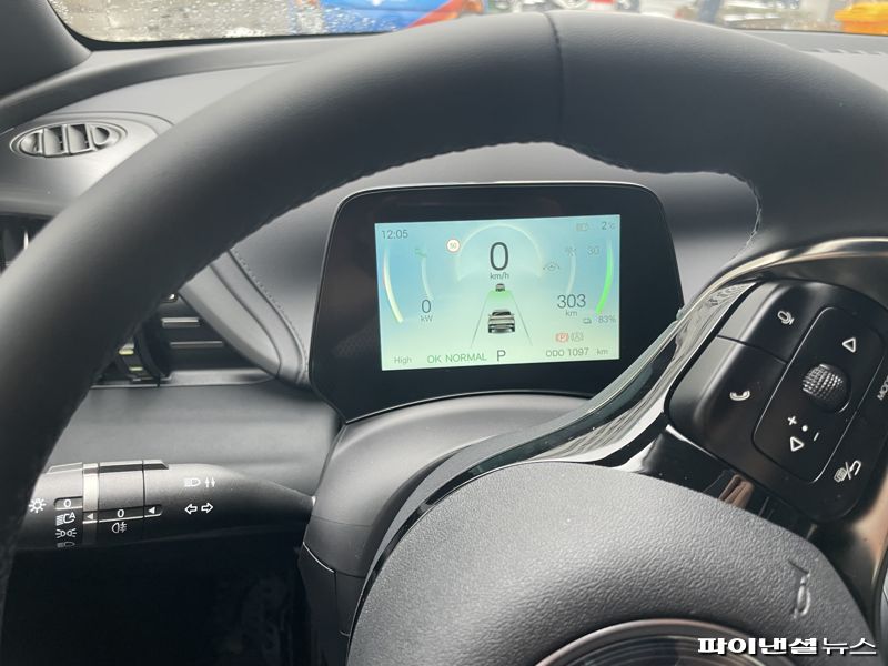 “한 번 만져봐도 돼요?”…어딜가나 시선 집중, BYD 아토3 타보니 [FN 모빌리티]