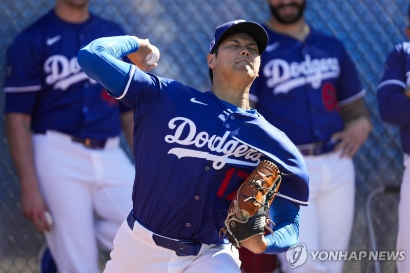 오타니 쇼헤이의 올해 첫 불펜 투구 (출처=연합뉴스)