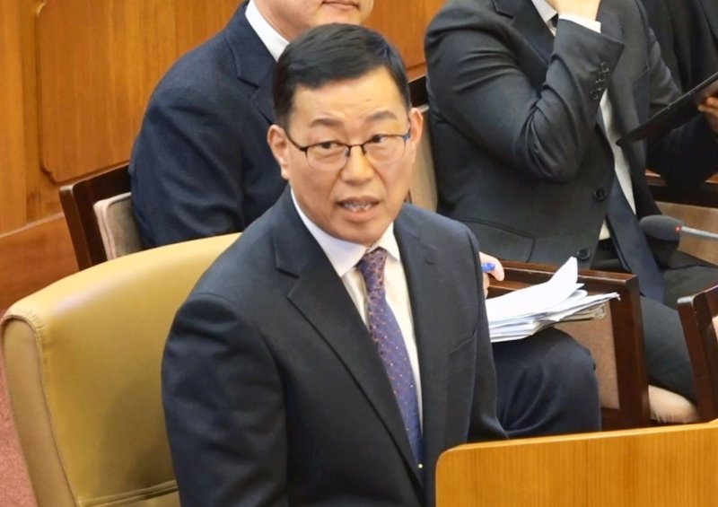 [서울=뉴시스] 백종욱 전 국가정보원 3차장이 지난 11일 서울 종로구 헌법재판소에서 열린 윤석열 대통령 탄핵 심판 7차 변론기일에 증인으로 출석해 증언하고 있다. (사진=헌법재판소 웹하드 영상 캡처) 2025.02.11. photo@newsis.com *재판매 및 DB 금지