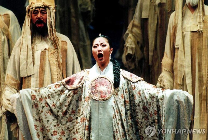 2002년 뮤지컬'명성황후' 런던 공연 (출처=연합뉴스)