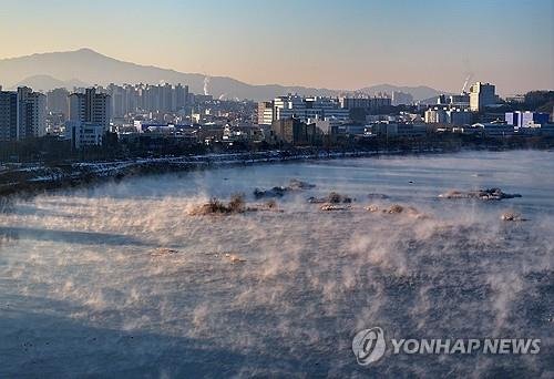 태백 등 강원 3곳 한파주의보…강릉·남부산지에 건조경보 (출처=연합뉴스)