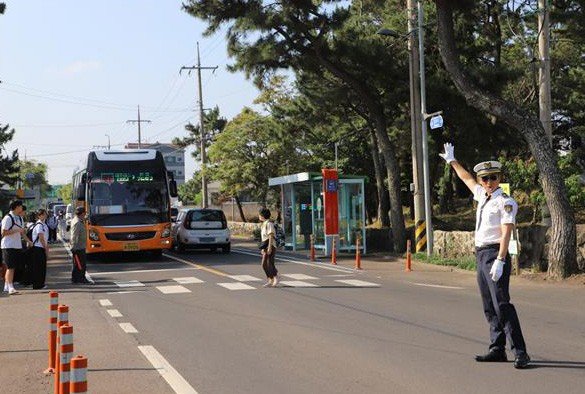 제주 학교 안전 경찰관 (출처=연합뉴스)