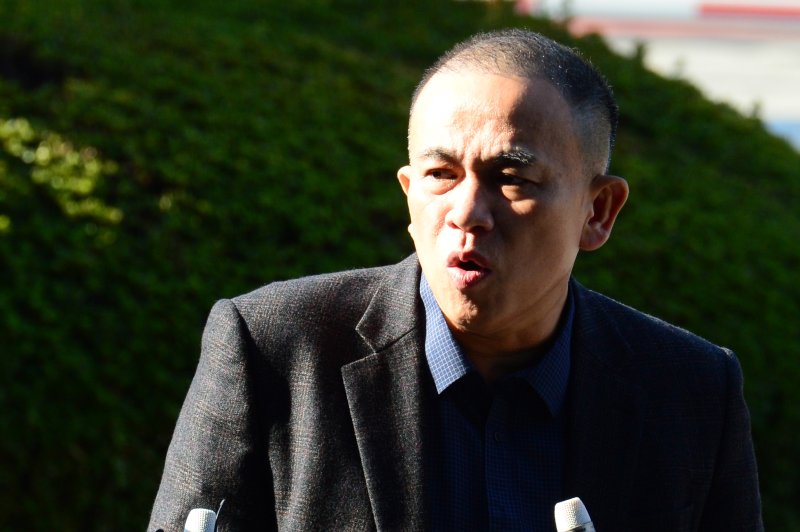 [창원=뉴시스] 차용현 기자 = 김건희 여사 공천 개입 의혹 핵심 당사자인 명태균 씨가 9일 오전 2차 검찰 조사를 받기 위해 경남 창원시 성산구 창원지방검찰청으로 출석해 취재진의 질문을 받고 있다. 2024.11.09. con@newsis.com