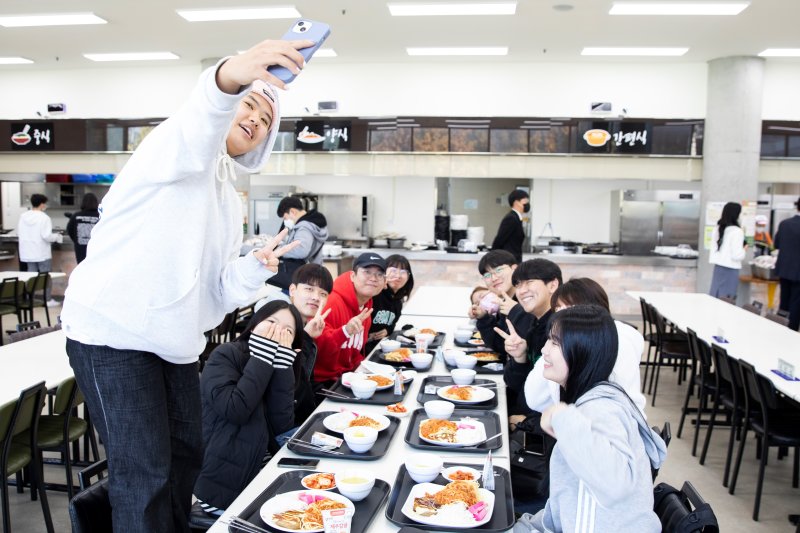 배재대 학생들이 학생식당에서 식사하는 모습. (배재대 제공.재판매 및 DB금지)/뉴스1