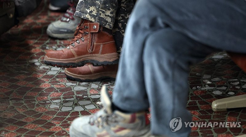 일감 기다리는 일용직 근로자 (출처=연합뉴스)