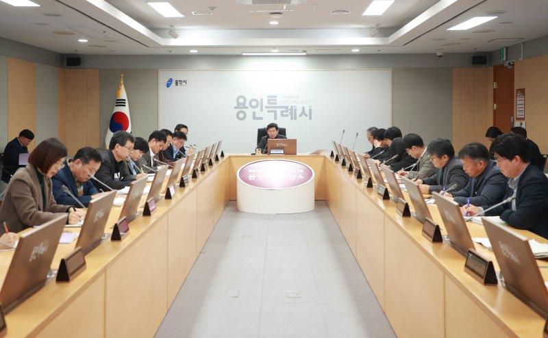 [용인=뉴시스] 17일 열린 간부공무원 회의. (사진=용인시 제공) 2025.02.17. photo@newsis.com