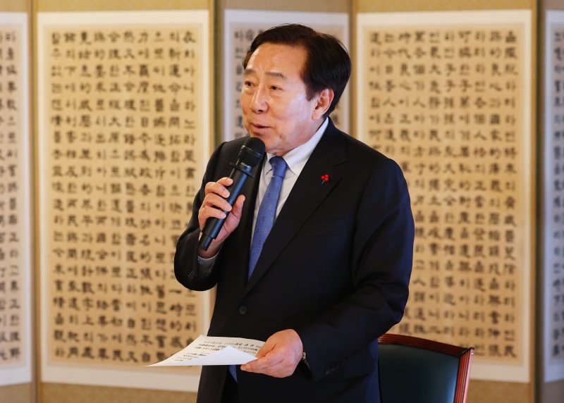 [서울=뉴시스] 최진석 기자 = 김기문 중소기업중앙회 회장이 지난해 12월 23일 서울 국무총리 서울공관에서 열린 경제단체 오찬 간담회에서 발언하고 있다. 2024.12.23. myjs@newsis.com