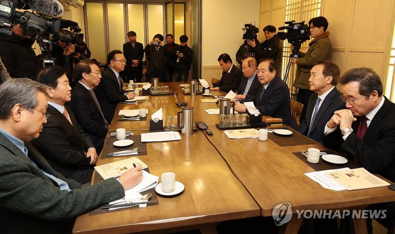 발언하는 정대철 헌정회장 (출처=연합뉴스)